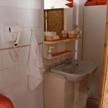 R&b Degli Dei Gæstehus *